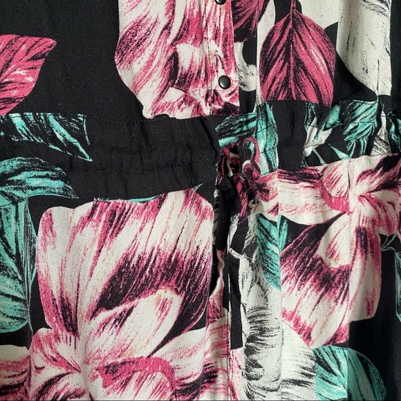 Kendall & Kylie // Floral Tie-Waist Romper - Picture 8 of 11